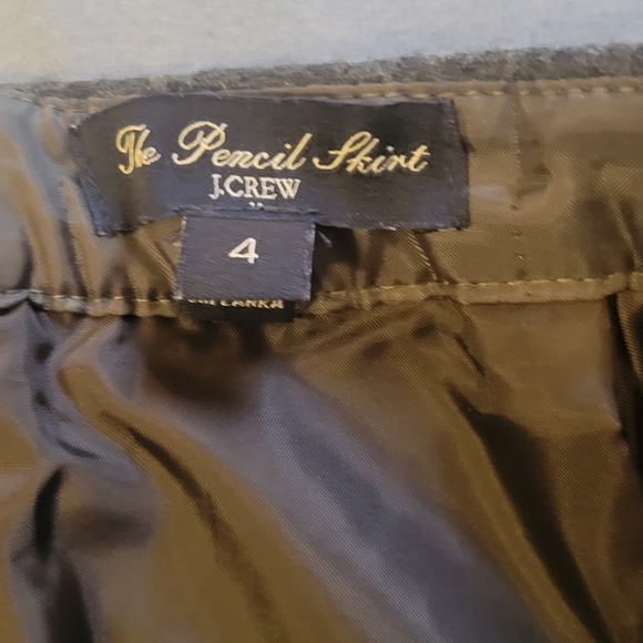 The pencil Skirt, J Crew - Picture 5 of 6